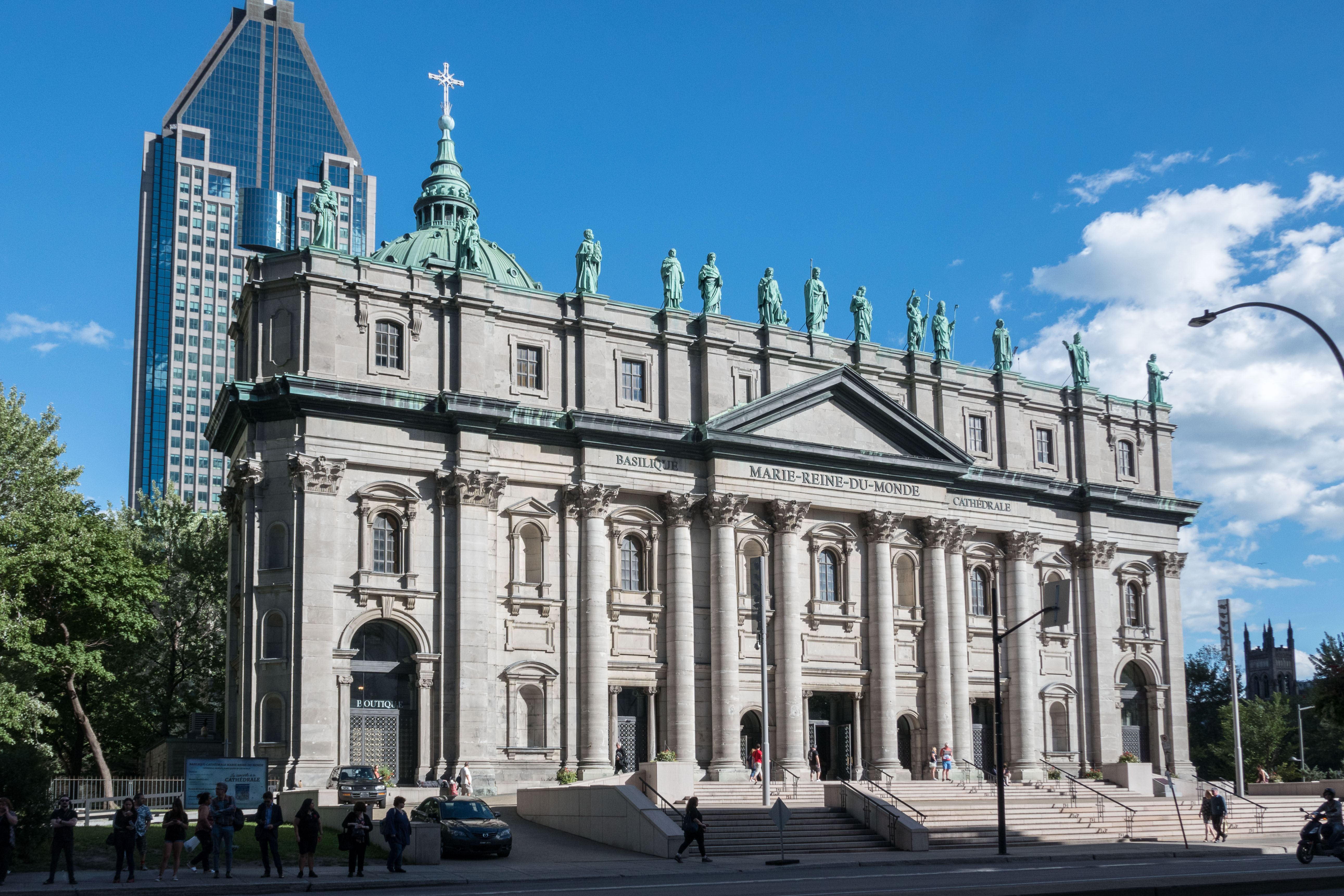 Basilique-Cathédrale Marie-Reine-du-Monde — photo 3