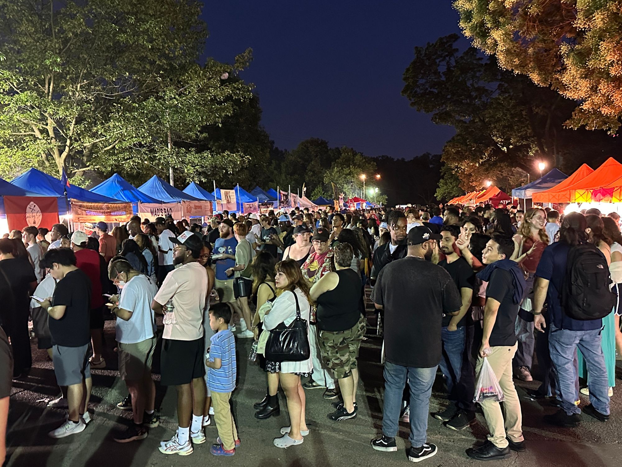 Goûter aux cuisines du monde au Queens Night Market