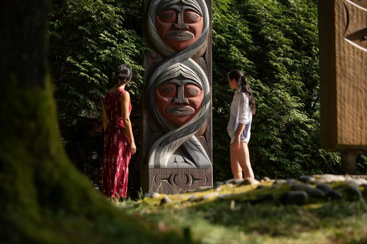 Mâts sculptés de Brockton Point