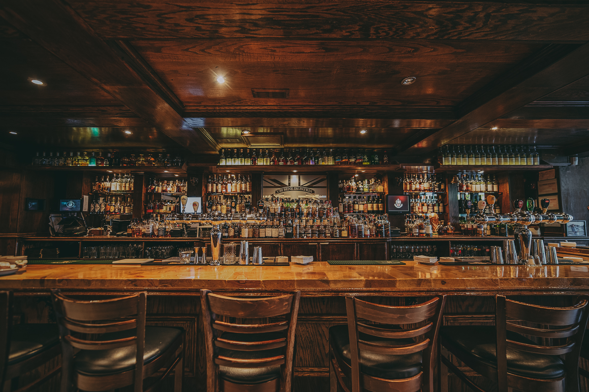 Pub Burgundy Lion — photo 2