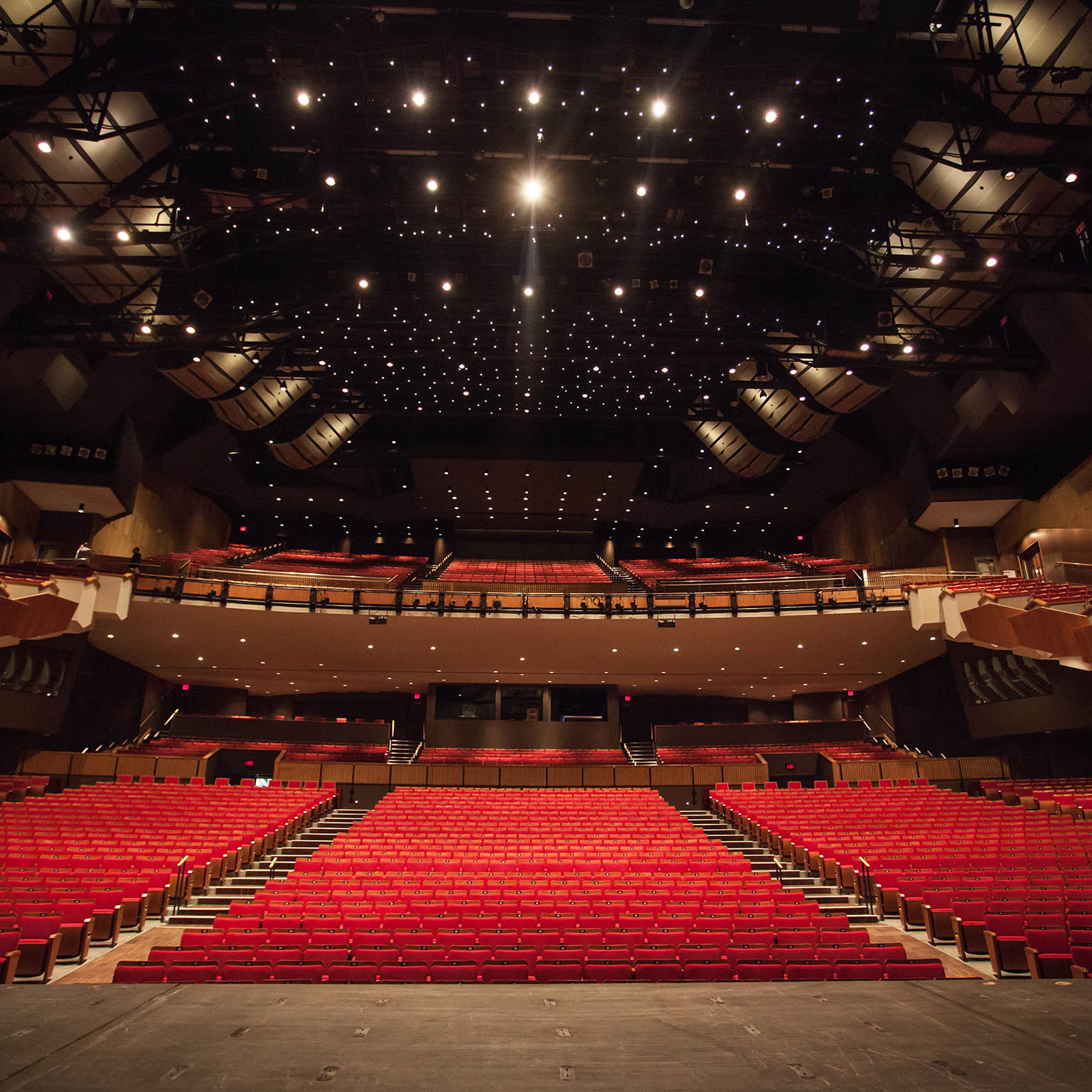 Queen Elizabeth Theatre — photo 1