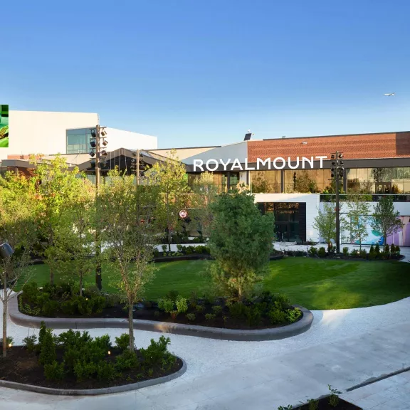 RoyalMount — photo 1