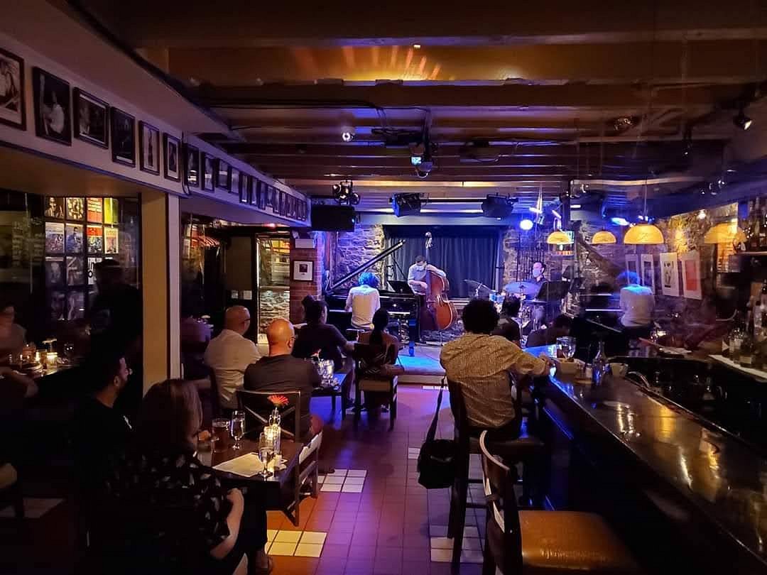 Upstairs Jazz Bar & Grill — photo 2
